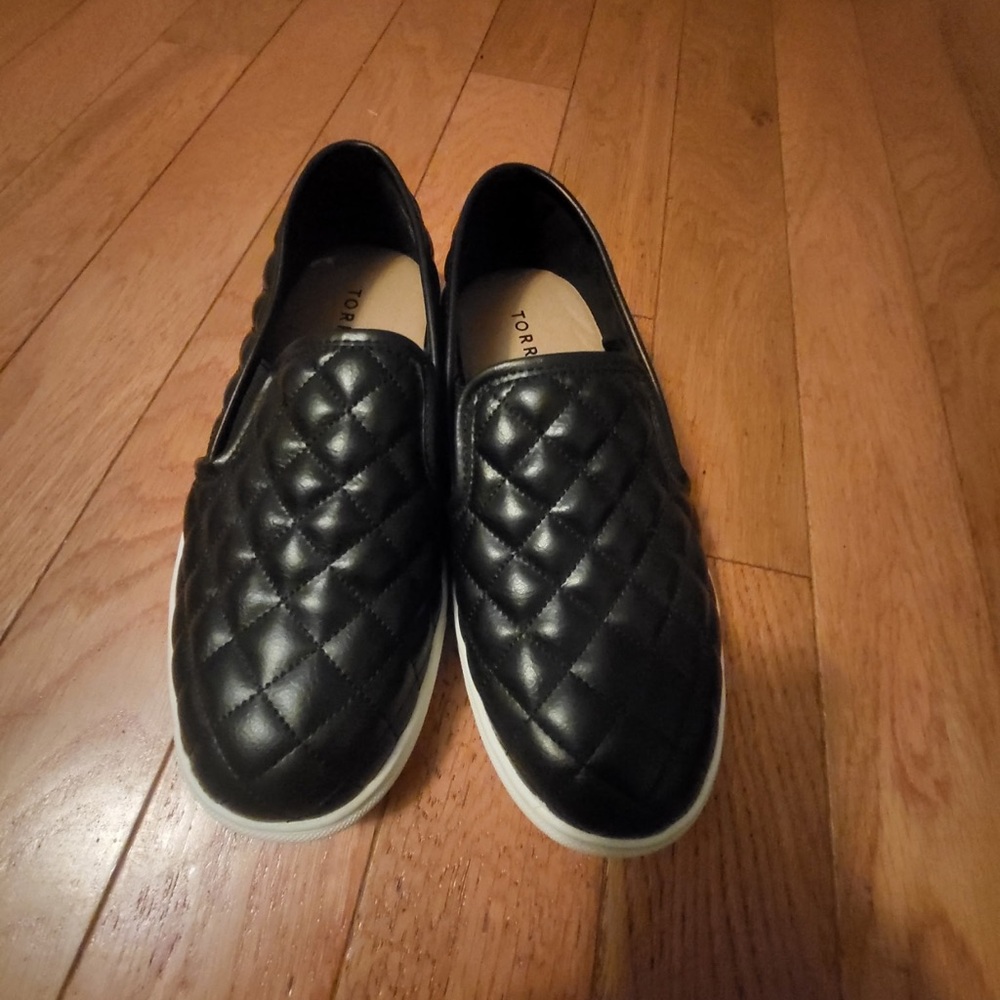 Torrid Womens Black Shoes Size 6ww Faux Leather Slip On